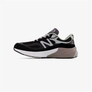 New Balance Men's M990BK6 Sneakers Size 7 2E (Wide) Never Worn